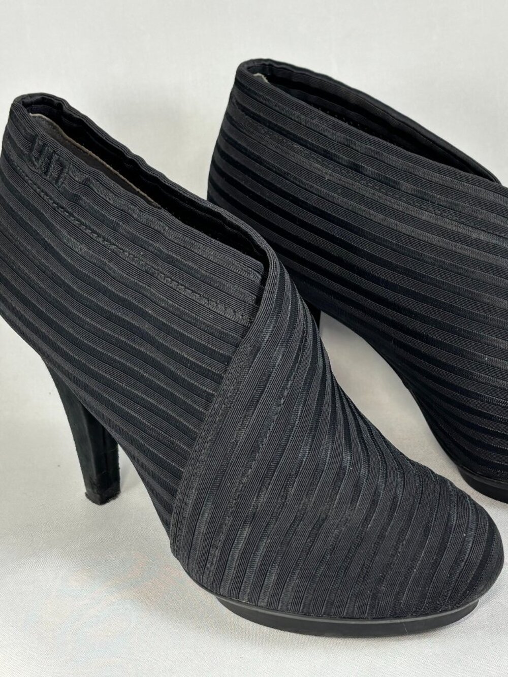 United Nude Fold Hi Size 7